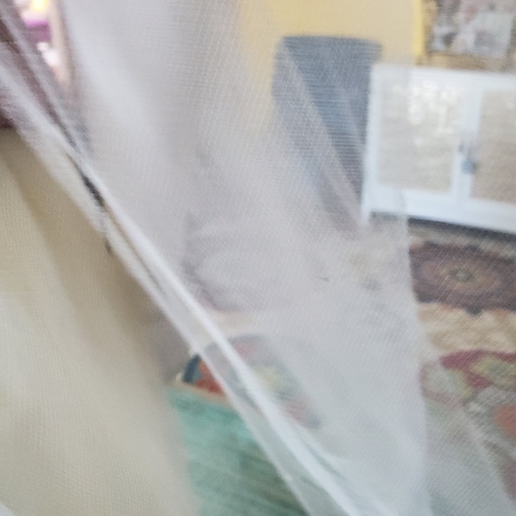 Brand new corset and tulle wedding dress - Picture 5 of 8